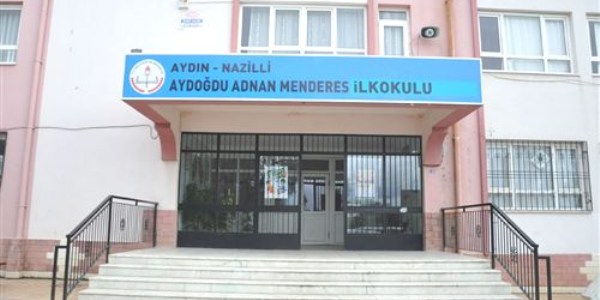 Nazilli Belediyesi okullardan yardım elini çekmiyor