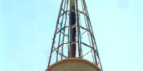 Camiye yldrm dt, minare hasar grd