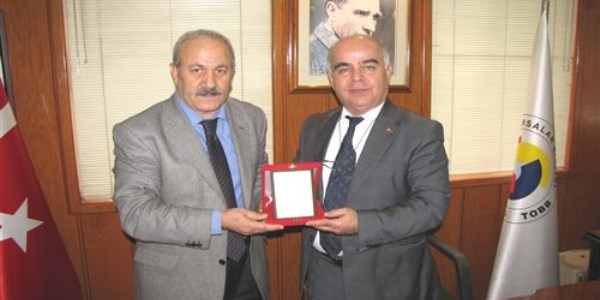 Nazilli Ticaret Odası Başkanı Tacettin Pirinç'e plaket