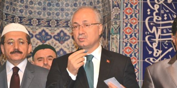 Vali Daşöz, kavgalı aileleri barıştırdı