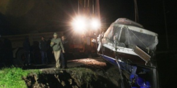 Bodrum'da ak�lalmaz tekne kurtarma operasyonu