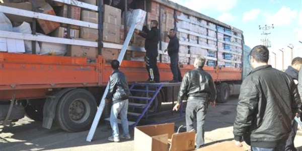 Tır'da 12 bin 630 paket kaçak sigara çıktı