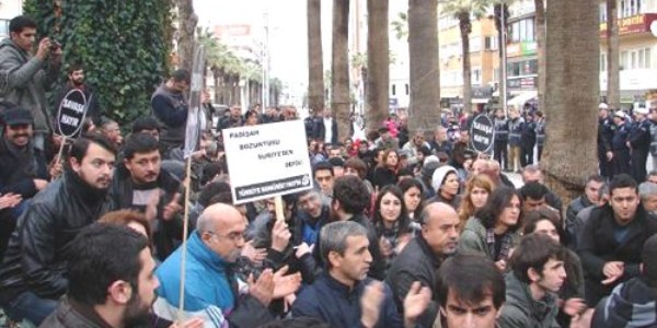 Eylemcinin ısrarı polisi ikna etti
