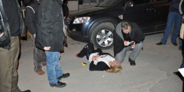 Alkollü kadın,polisi alarma geçirdi