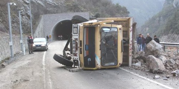 Karabk'te trafik kazas: 1 l