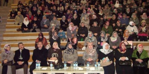 'Evliliğin değeri ve evlilik öncesi nişanlılık dönemi' konulu seminer düzenlendi