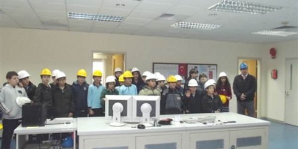 Öğrenciler doğalgazın elektriğe dönüşmesini inceledi