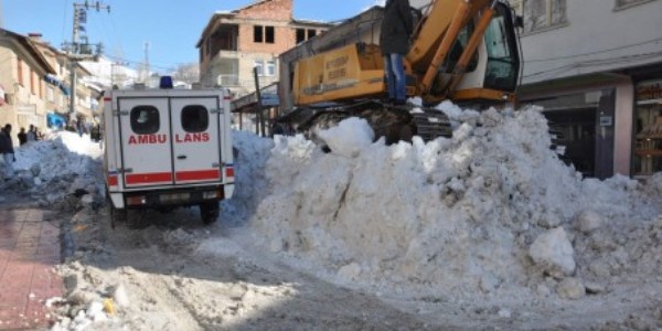 Yüksek gerilim hattına kapılan işçi ağır yaralandı