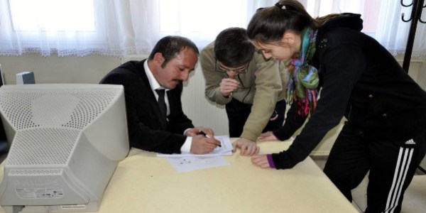��renciler, internet ba��ml�l��� ile m�cadele birimi kurdu