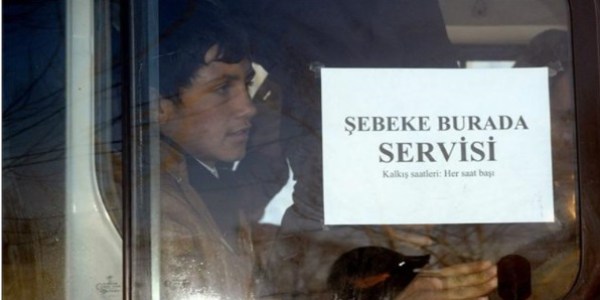 K�yde cep telefonu �ekmeyince!