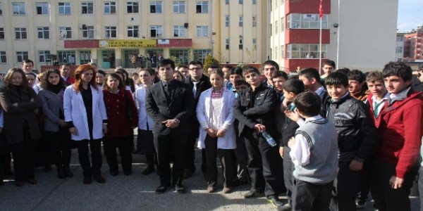 Rize'de ��renci ��retmenini darp etti