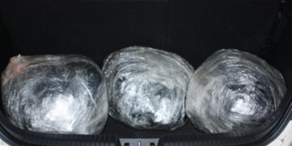 Polisten ka�an otomobilde 410 kilo esrar ��kt�