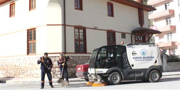 Karatay'da camiler ve okul bahçeleri temizleniyor