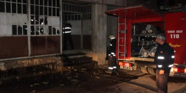 Tekstil deposunda yangın