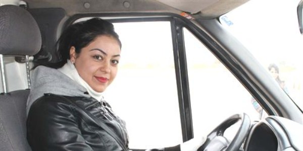 Ambulanslar bayan �of�rlere emanet