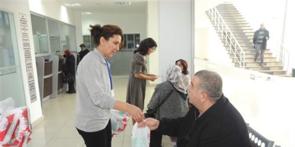 Tepeba�� Belediyesi'nden kandil simidi