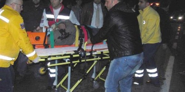 Cip ile traktör çarpıştı: 2 yaralı