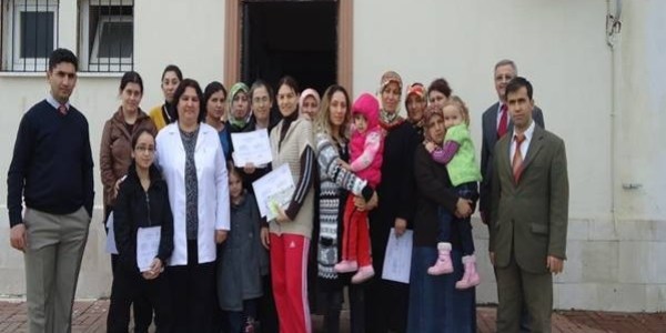 Aile eğitimi alan veliler sertifikalarını aldı