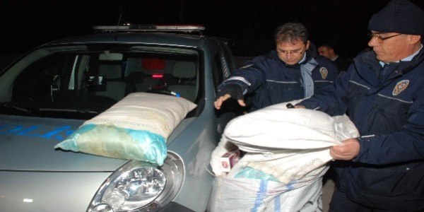 Yorganın içinden kaçak sigara çıktı