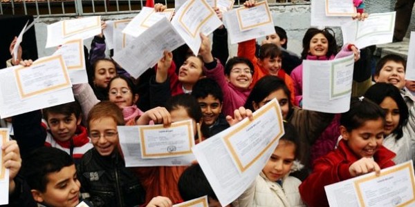 16 milyon öğrencinin karne heyecanı