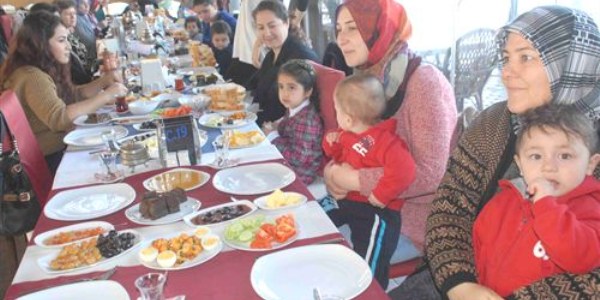 Fethiyeli anneler sertifikalı oldu