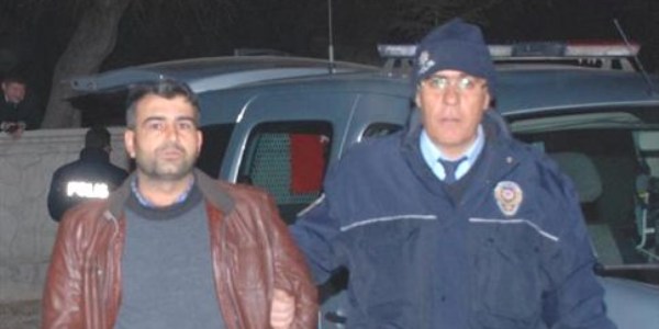 Otobüsteki çuvalda yastık ve yorgan içine gizlenmiş kaçak sigara çıktı