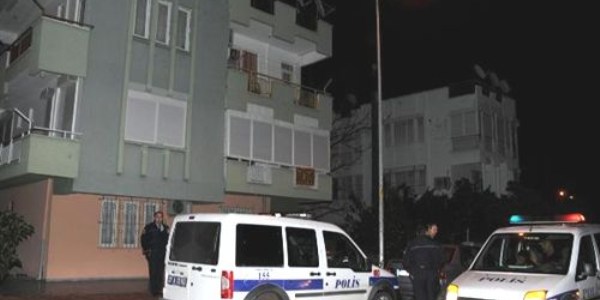 Terk Edilen Bebeğin Süt Annesi Oldu