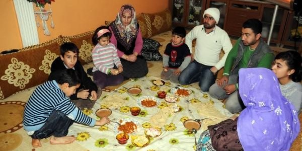 Okullar ve sokaklar bo�ald�