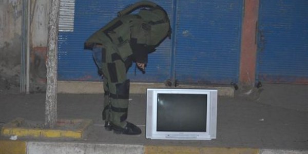 Unutulan televizyon, bomba pani�ine neden oldu