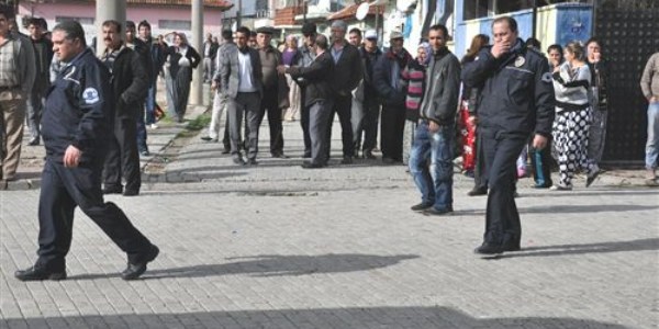 �ncirliova'da silahl� kavga bir yaral�