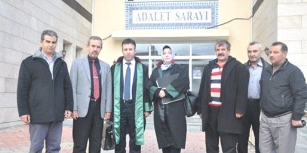 Kütahya'da da bir avukat başörtüsüyle duruşmaya katıldı