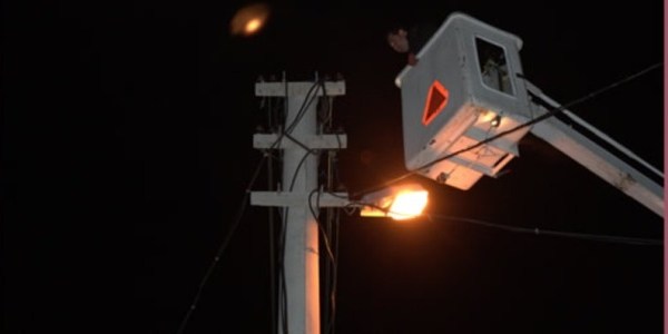 Urla'da elektrik kablolar� alev ald�