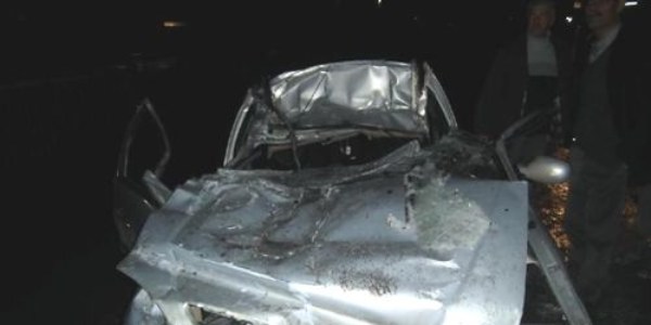 Otomobiliyle Tır'a çarpan muhtar öldü