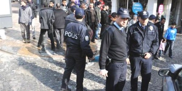 Şanlıurfa'da kavgada eli bıçaklı kadın 2 ekeği yaraladı