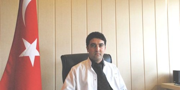 Başhekim odasını hastalara tahsis etti