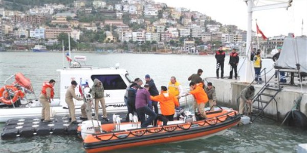 Alanya'da yamaç paraşütü yapan Finlandiyalı turist denize düştü