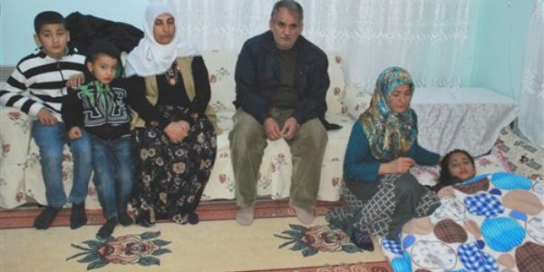 Küçük kız, Suriye tarafından seken mermiyle yaralandı