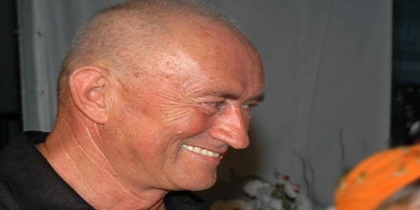 Ferdi Özbeğen hayatını kaybetti