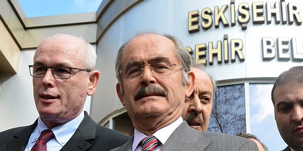 Eskişehir Belediyesi'ne operasyon: 24 gözaltı