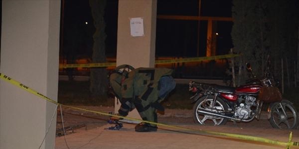 Unutulan kadın çantası bomba paniğine sebep oldu