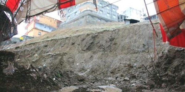 Şırnak'ta heyelan nedeniyle 14 ev tahliye edildi