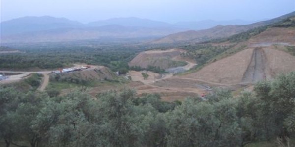 Aşırı yağışlar bademli barajı'nda çalışmaların durmasına yol açtı