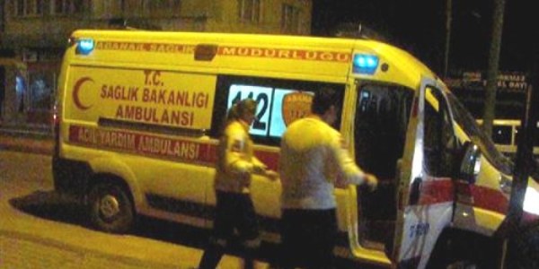 Asılsız ihbarda bulundu olay yerine gelen görevlilerle dalga geçti