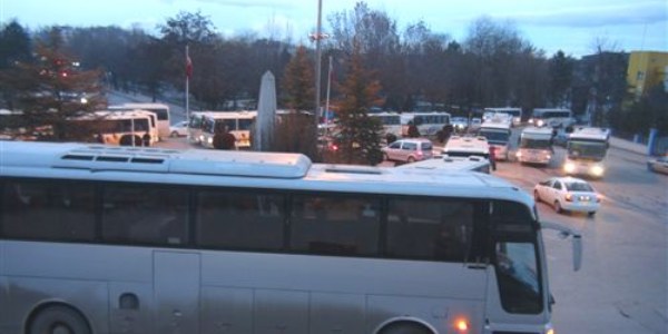 Otobüslerle eylem yaptılar