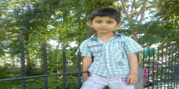 Annesi taraf�ndan d�v�lerek hastanelik edilen Mehmet hayat�n� kaybetti