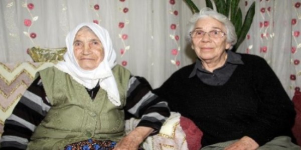 Evlatl�k verilen emekli hem�ire 75 y�l sonra ablas�n� buldu