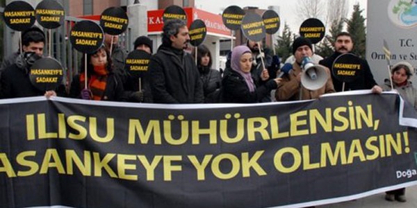 Orman ve Su İşleri Bakanlığı önünde eylem