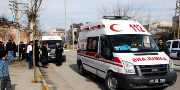 Minibüs yayaya çarptı: 1 yaralı