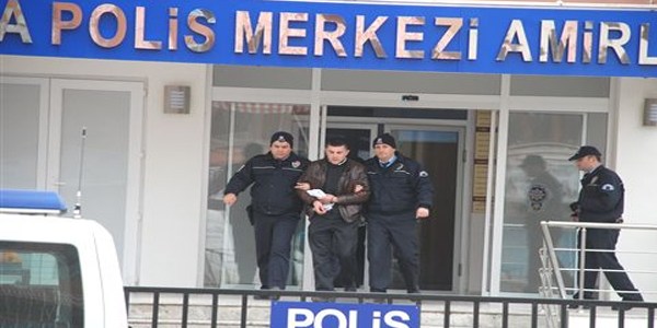 Cezaevinden izinli çıktı hırsızlık yaparken yakalandı