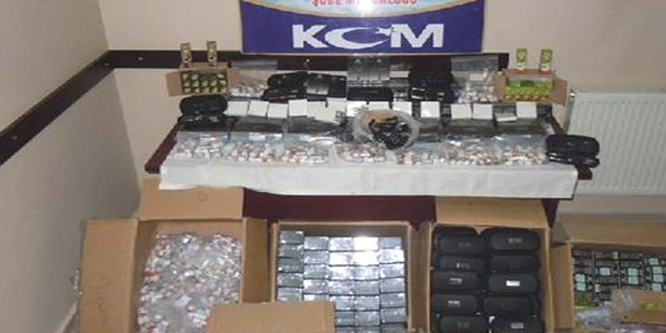 Denizli'de ka�ak elektronik sigara operasyonu